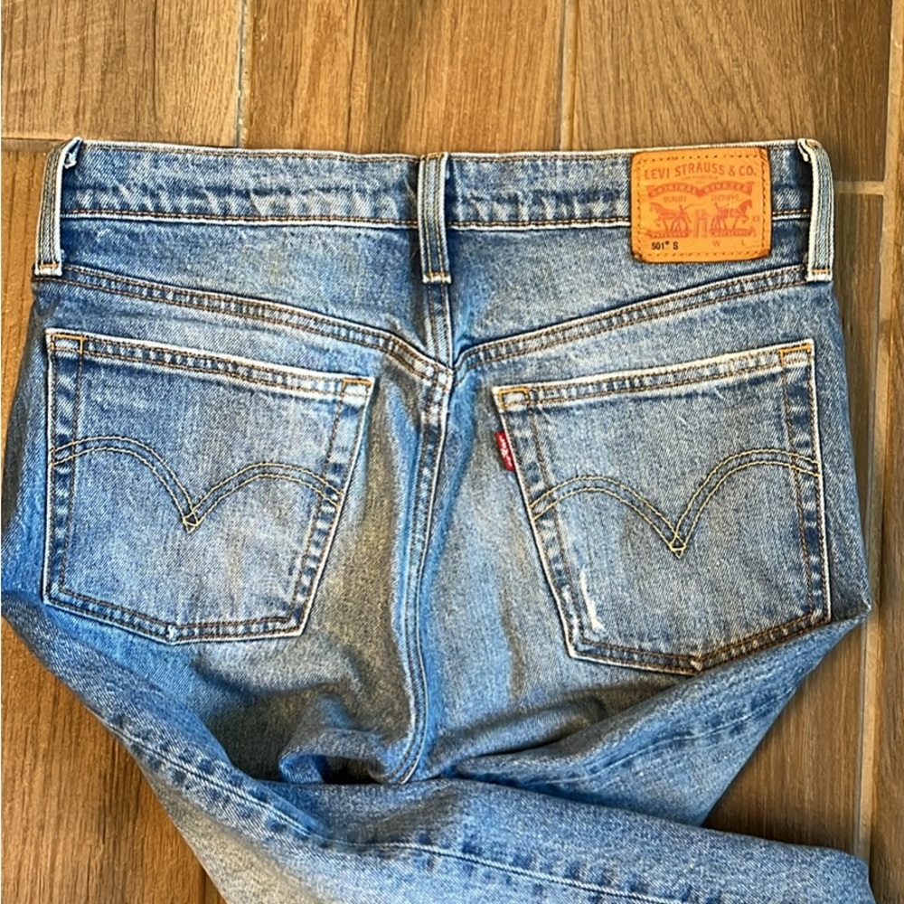 Levi's 501 Vintage Wash Straight Leg Jeans - Picture 4 of 4